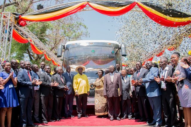 В Уганде представили электробус на солнечных батареях