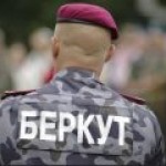 Лидеры оппозиции на Украине выдвигают новые требования, Кличко просит «беркутовцев» попозировать в камеру