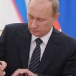 Путин подписал закон о нефтяном налоговом маневре