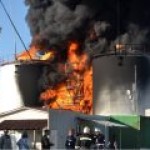 Крупнейший пожар на нефтебазе под Киевом никак не могут локализовать