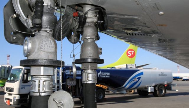 Газпром нефть заправка самолета SAF S7